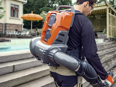Husqvarna® Akku-Laubbläser "340iBT", Luftdurchsatz 690 – 822 m³/h, ohne Akku und Ladegerät, 9677962-03 Husqvarna® Akku-Laubbläser "340iBT", Luftdurchsatz 690 – 822 m³/h, ohne Akku und Ladegerät, 9677962-03