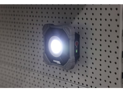 KERBL LED-Akku-Strahler "WorkFire" 2.200 lm, 20 W, 345627 KERBL LED-Akku-Strahler "WorkFire" 2.200 lm, 20 W, 345627