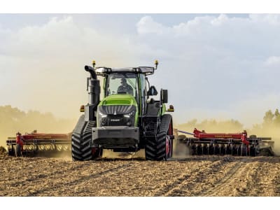 Fendt Traktor "1167 Vario MT" 495 kW (673 PS) bei 1.730 min⁻¹