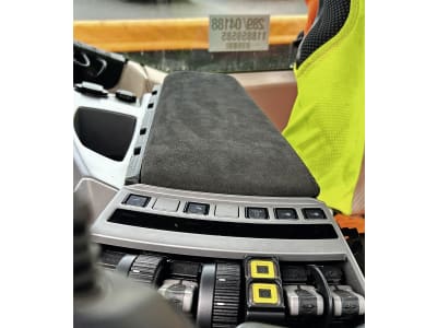 Armlehne "ALF4" Alcantara schwarz, für Traktor Fendt Vario 200