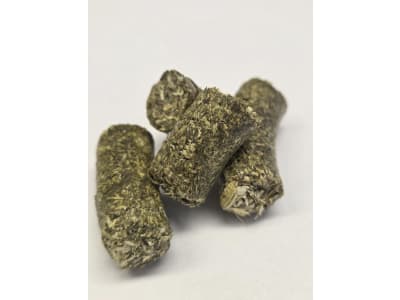 Pegus Natural Esparsette eiweißreiche Raufutterergänzung für Pferde  Cobs 20 kg Sack