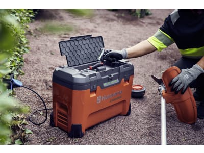 Husqvarna® Akku-Ladebox "C1000X4" mit 4 Akkus, 9708587-01
