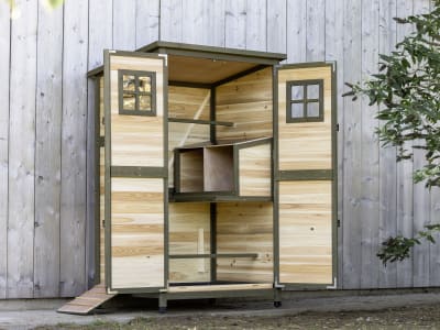 KERBL Hühnerstall "Tower" 109 x 75 x 167 cm, aus lasiertem Holz, 2 Sitzstangen, 2 Legenester, 81750