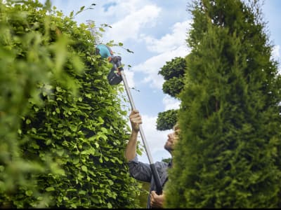 GARDENA Akku-Grasschere "PowerCut 20" mit Führung und Rädern