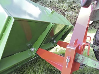 Düvelsdorf Heckcontainer mechanisch, mit Schürfleiste, pulverbeschichtet Düvelsdorf Heckcontainer mechanisch, mit Schürfleiste, pulverbeschichtet