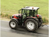 Massey Ferguson Traktor "MF 4708 M" 60 kW (82 PS) bei 2.000 min⁻¹ 