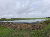 Erdbecken für die Wasserspeicherung 