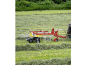 Pöttinger Schwader "Top" 1 Kreisel, Schwad links, Unterlenker Ackerschiene/Zugpendel 