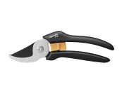 Fiskars Solid™ Bypass-Gartenschere P121 