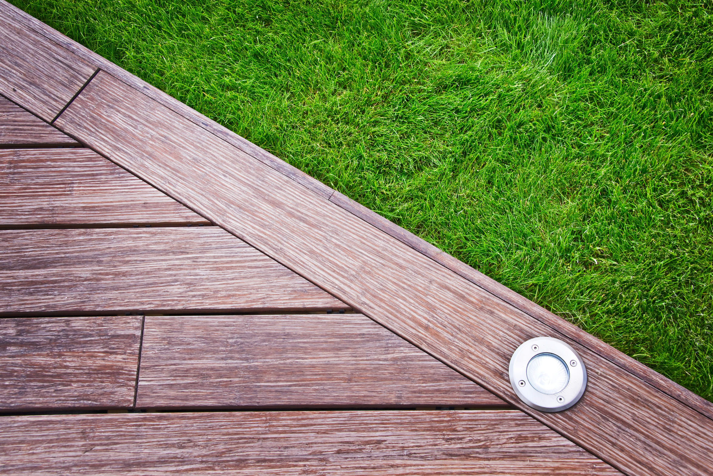 Fehlerhafte Terrassendielen ausbessern LED_Beleuchtung_37498_0.jpg