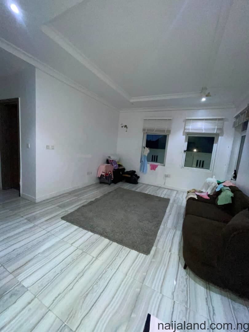 Massive ROOM AND PALOUR FOR RENT AT ILASAN LEKKI LAGOS CONTACT 08025706000/07066714773