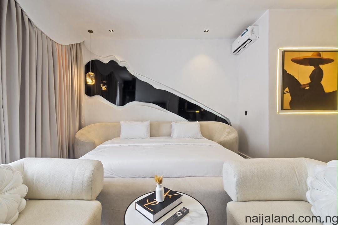 AMYGRACEHOMES - View 2