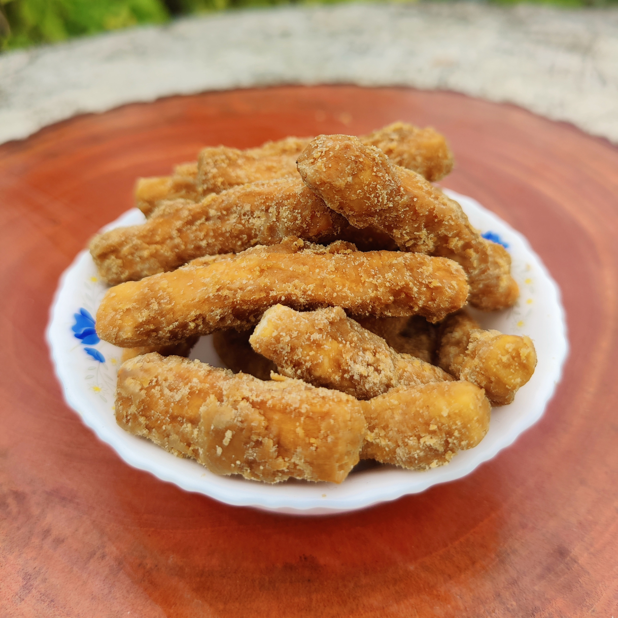 ঐতিহ্যবাহী গুড়ের মুরালী |