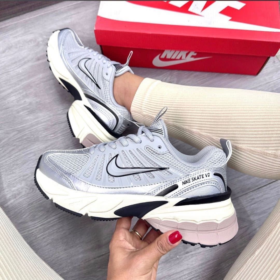 Nike Stake V2 Dama 