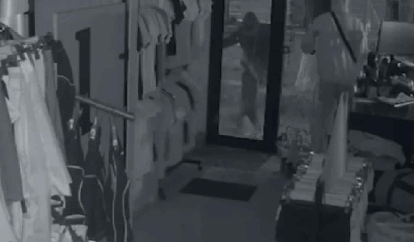 Registran un **Robo en City Bell**: Ladrón Huye con Prendas