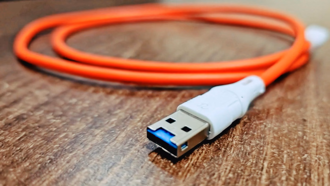 estafa de cables USB