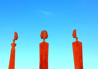 Décrire une personne physiquement