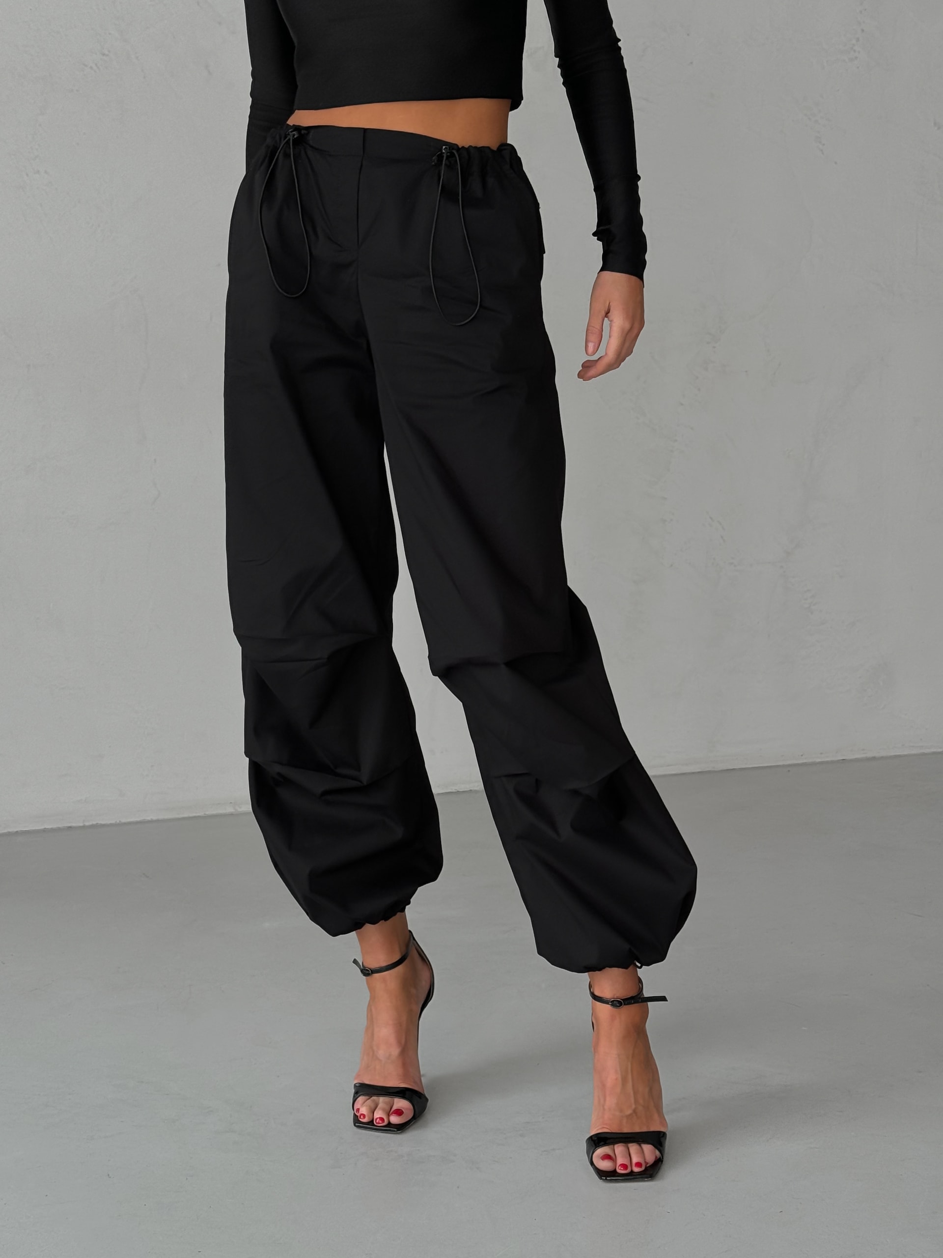 Wide cargo trousers