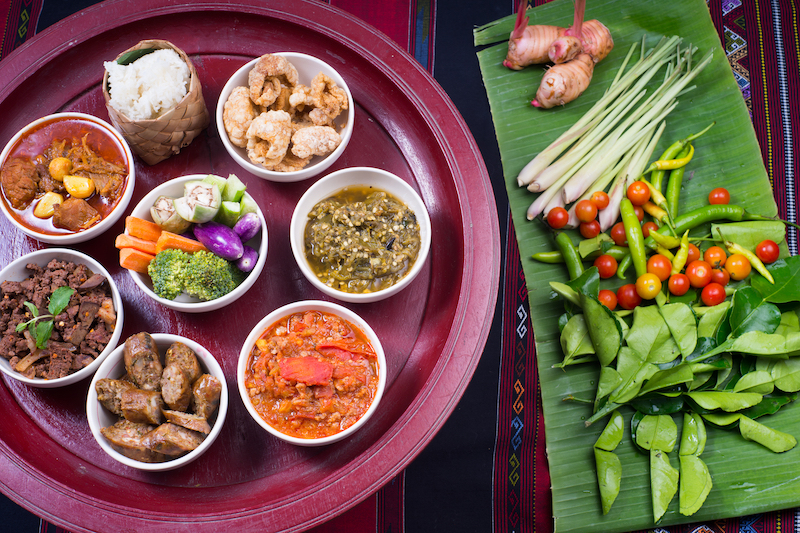 对传统食材和香料的深刻理解是 Thai Siam Kitchen 完整而负责任地讲述泰国美食故事的关键。