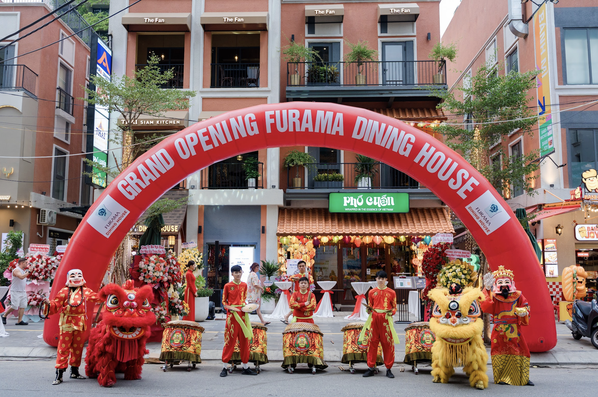 Furama Dining House - Barett Urban Zone 开业舞狮