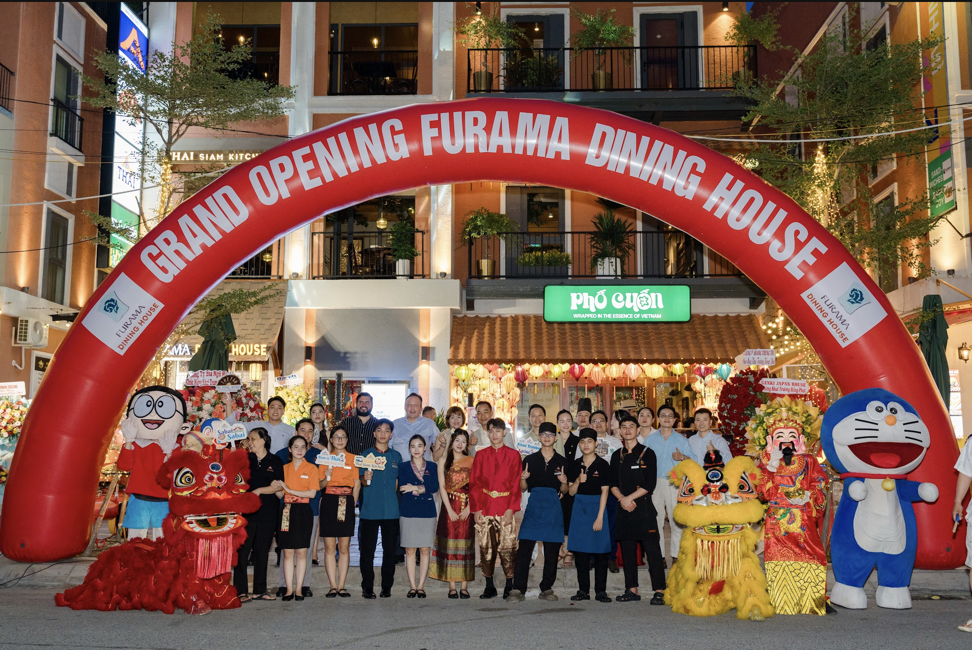 Furama Dining House 全体员工团队