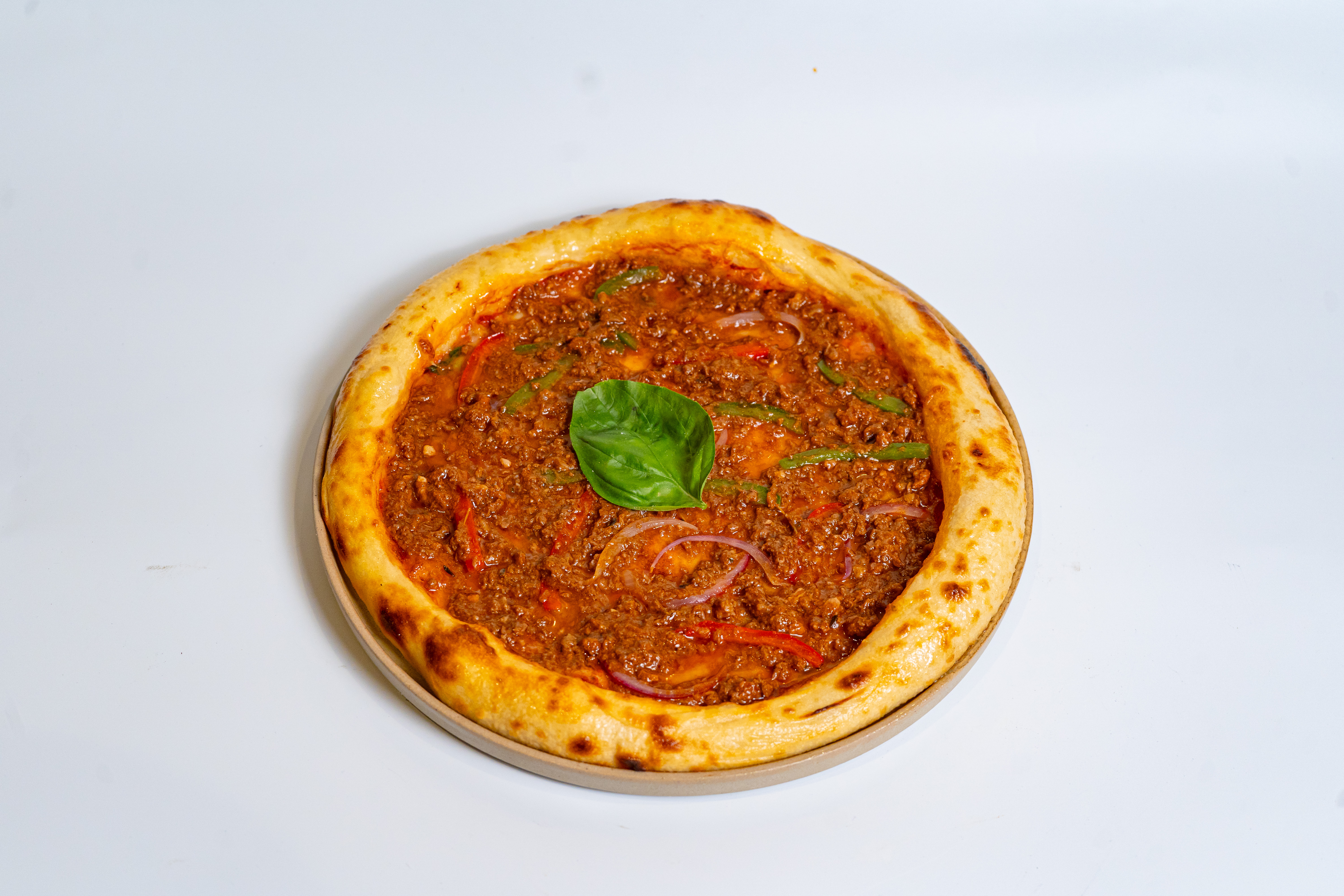 Dĩa pizza nóng hổi vừa được ra lò