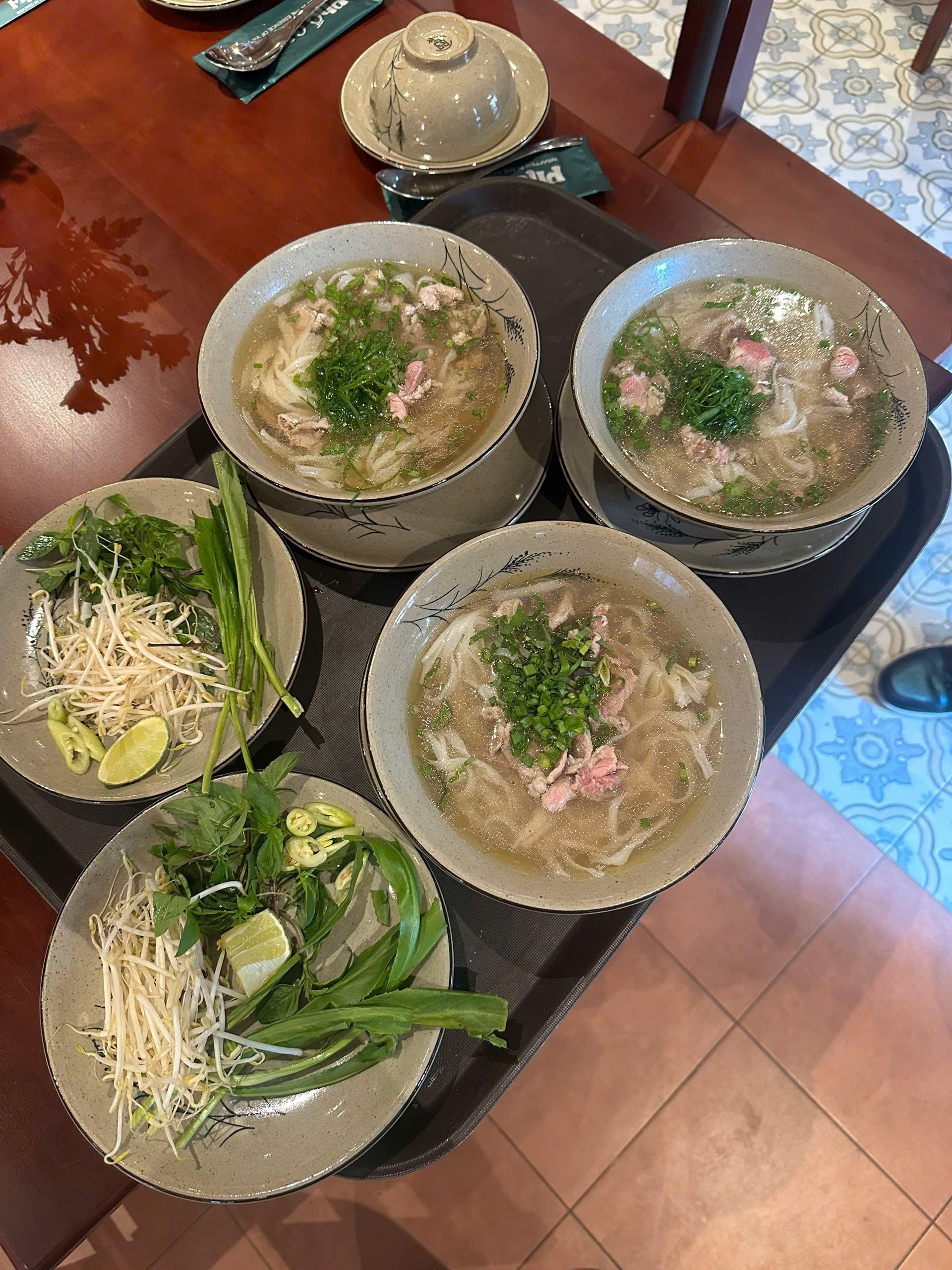对于许多国际游客来说,河粉是他们在抵达越南之前最早了解的菜名之一。