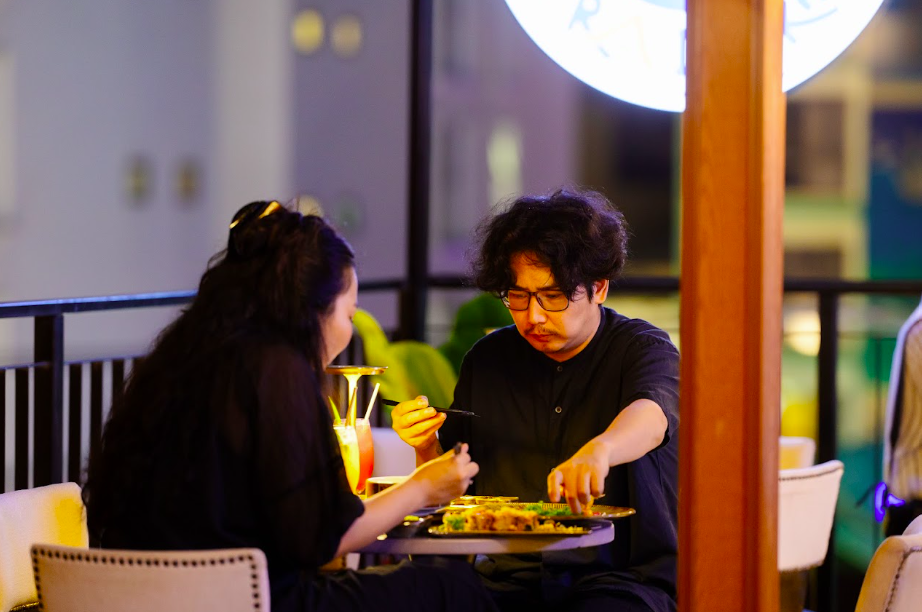 想在晚上10点后继续的团体:Hura