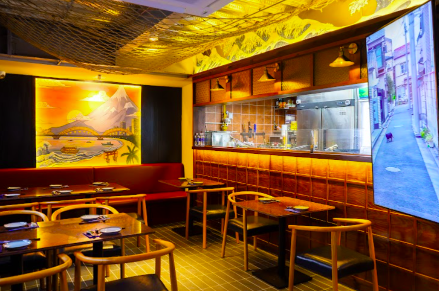 Hura Izakaya 这一层完全为夜晚而设:下午4点至晚上11点。