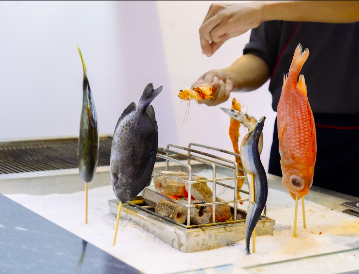 Nếu muốn Japanese social dining: tìm Izakaya, không chỉ sushi