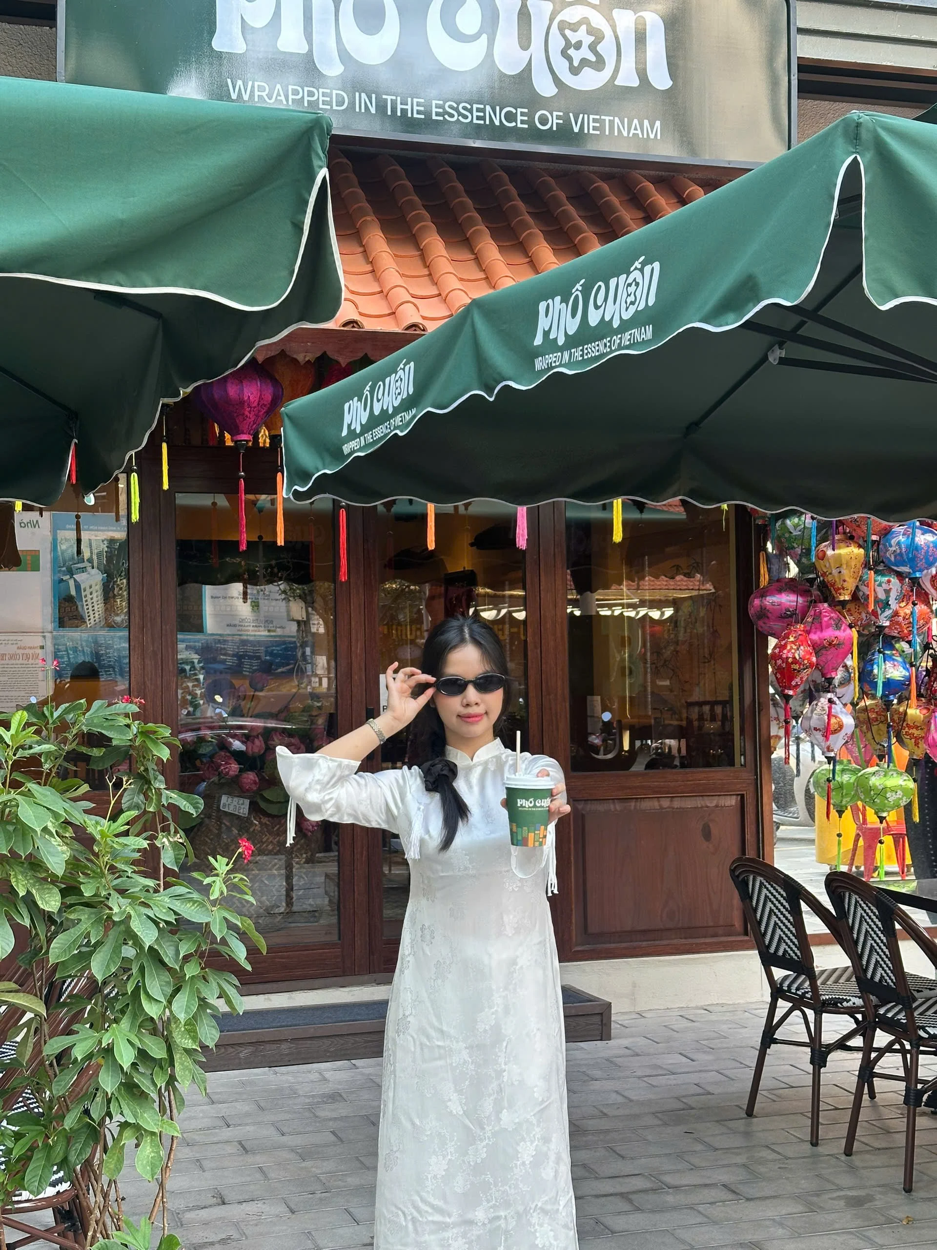 Phố Cuốn tầng 1 Furama Dining House