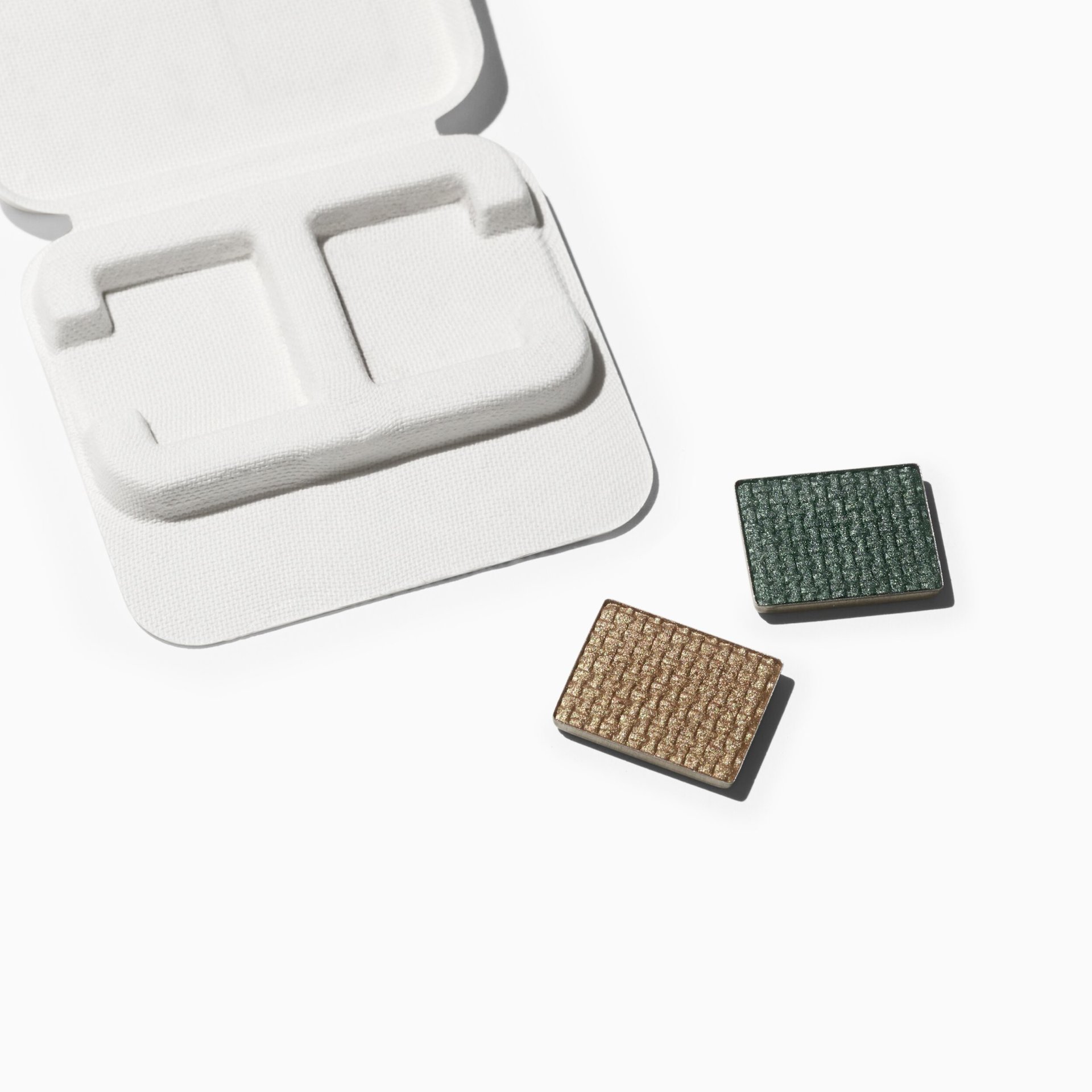 Eyeshadow Refill 
Duo Refill Set in 002 - GOLDIE LEAF & MIDNIGHT SWIM