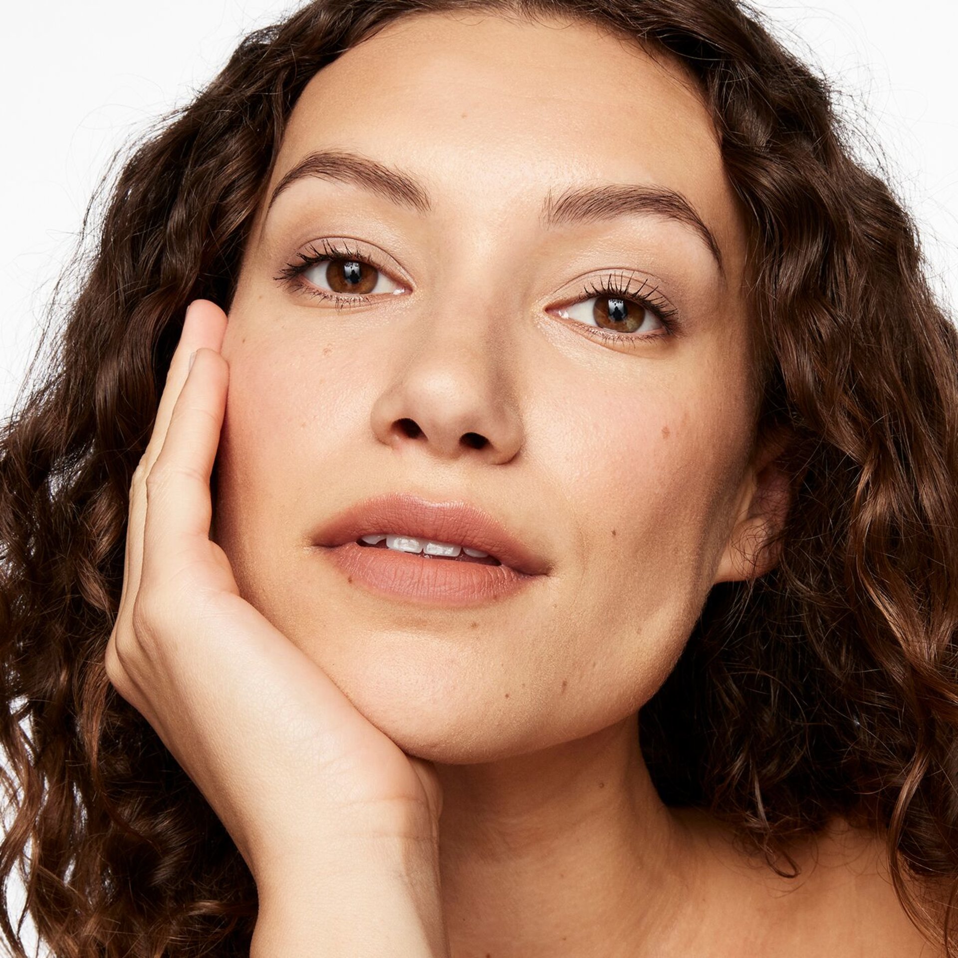 Model: Caitlyn Roux
Agency: MOT
Usage: 2 years usage - all web usage (brand and third party. incl digital ads), social and email (brand and third party)
Shoot date: 03/08/23
Expiry date: 03/08/25
Photographer: Lucy Kinnen