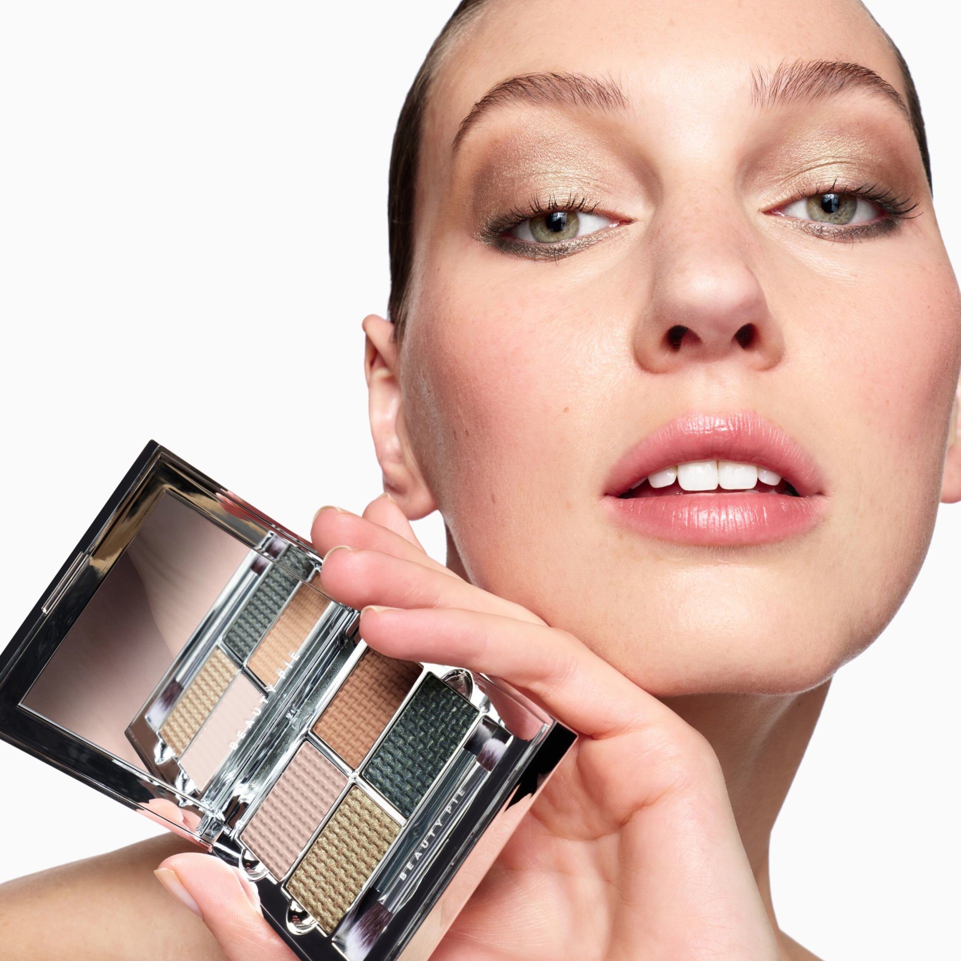 Eyeshadow Palette
Fully Stacked Palette IN 001