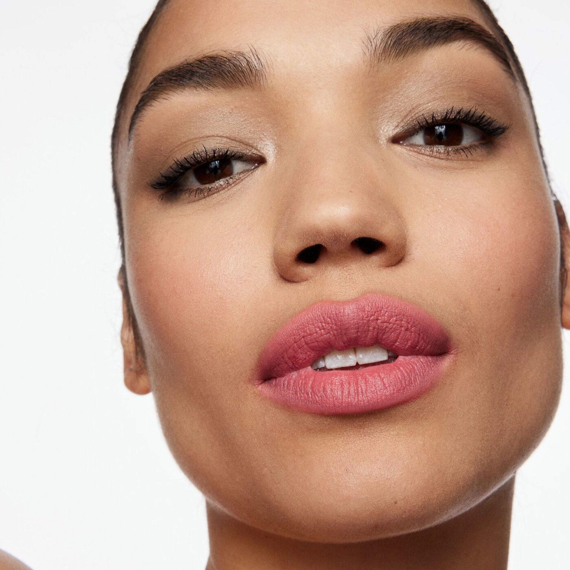 Model: Felicia Montgiraud
Agency: Body London
Usage: 2 years usage, all web usage (brand and third party. incl digital ads), social and email (brand and third party)
Shoot date: 11.05.2023
Expiry date: 11.05.2025
Photographer: Lucy Kinnen