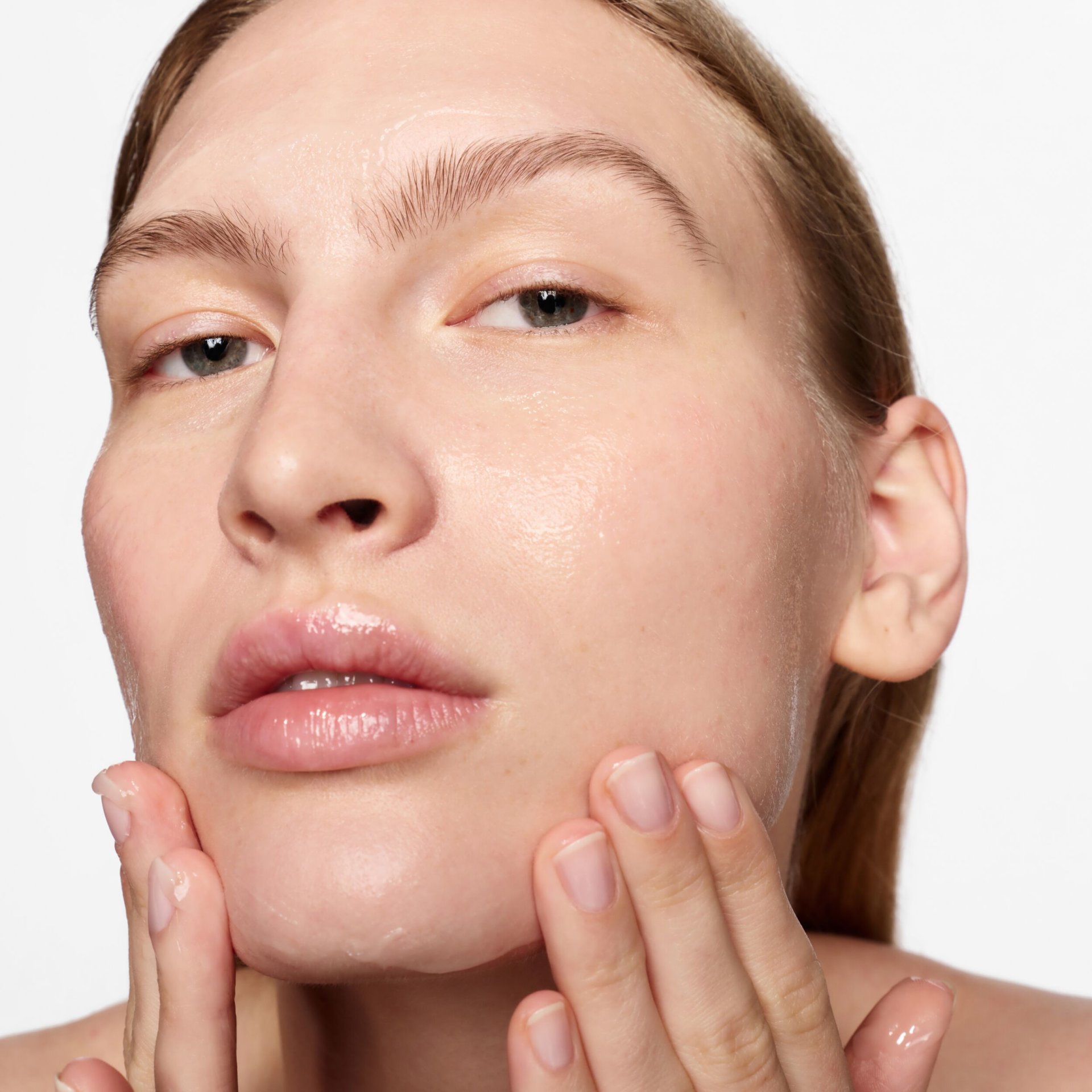 Model: Astrid Baauer
Agency: Anti-Agency
Usage:1 years usage, all web usage (brand and third party. incl digital ads), social and email (brand and third party)
Shoot date: 11.12.2024
Expiry date: 11.12.2025
Photographer: Lucy Kinnen