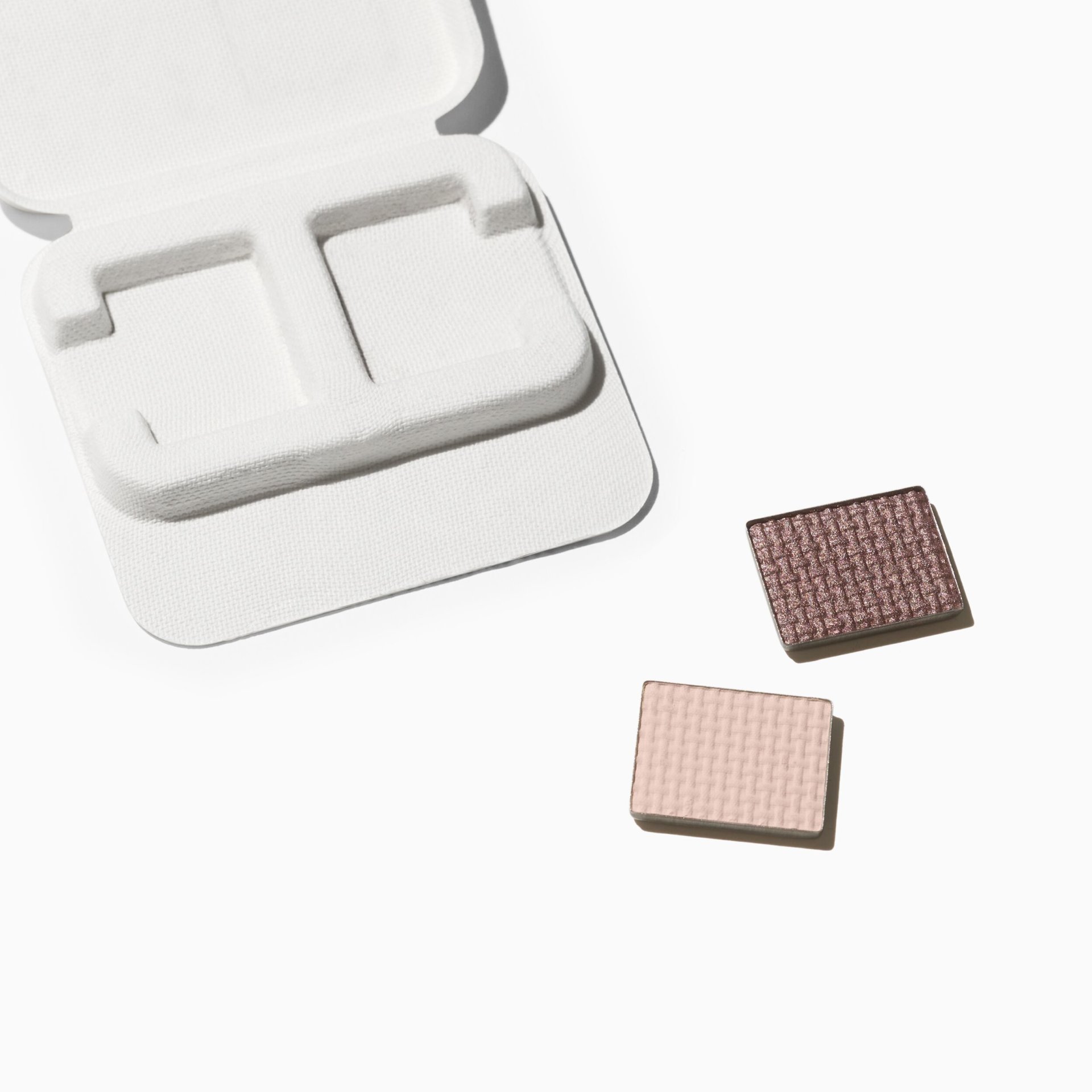 Eyeshadow Refill
Duo Refill Set in 005 - WHOLE MILK & MINKY