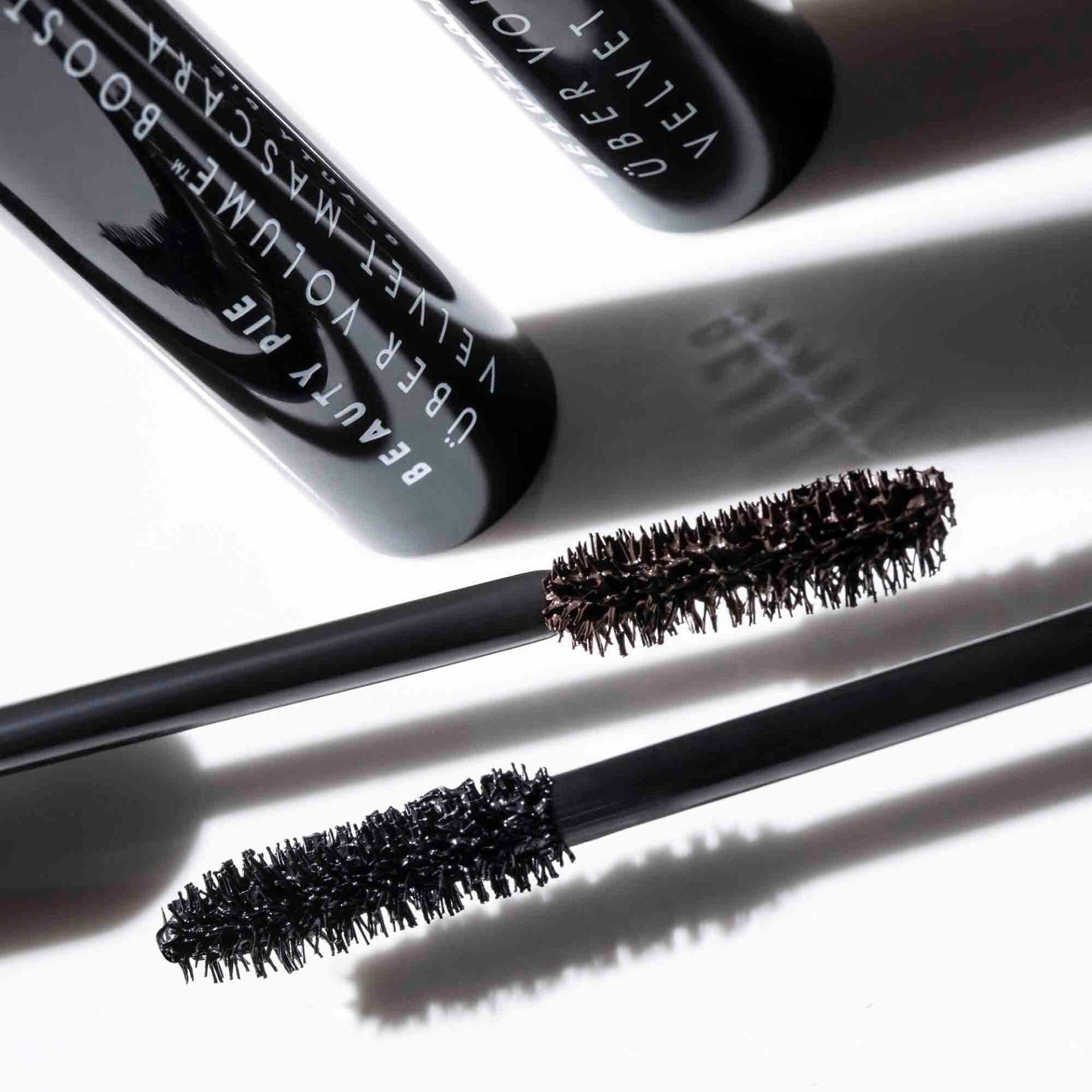 Über Volume™ Boost Velvet Formula Mascara