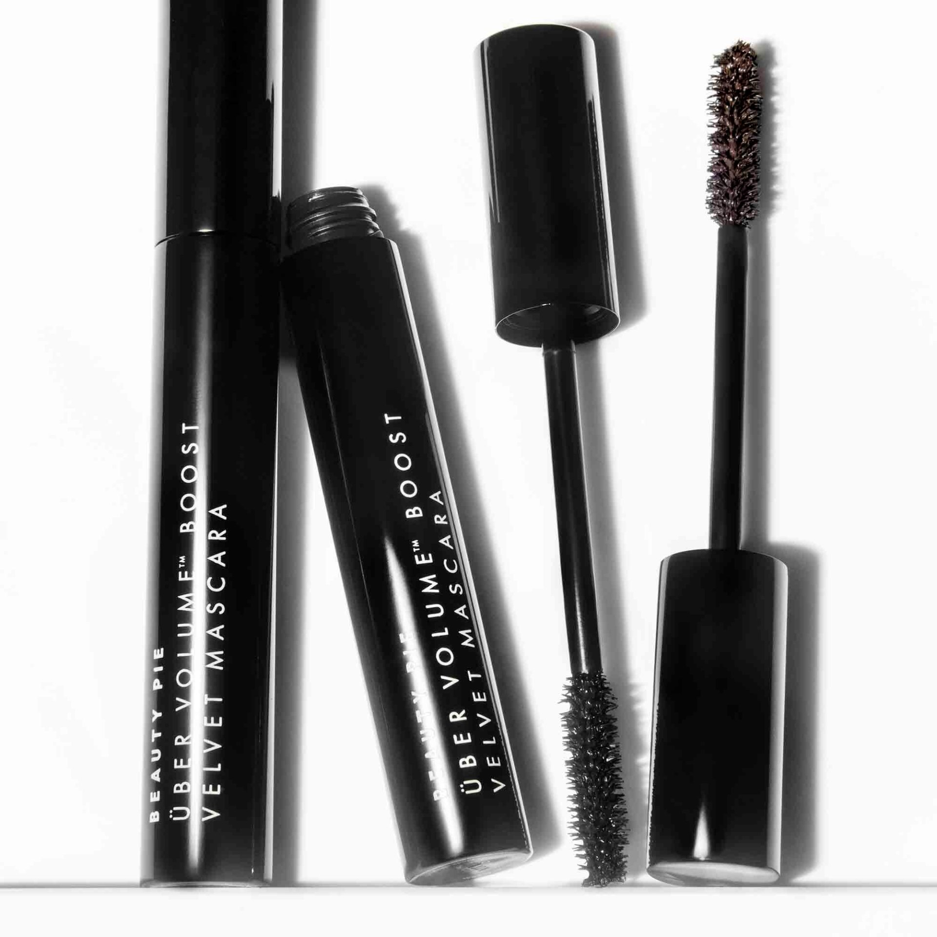 Über Volume™ Boost Velvet Formula Mascara