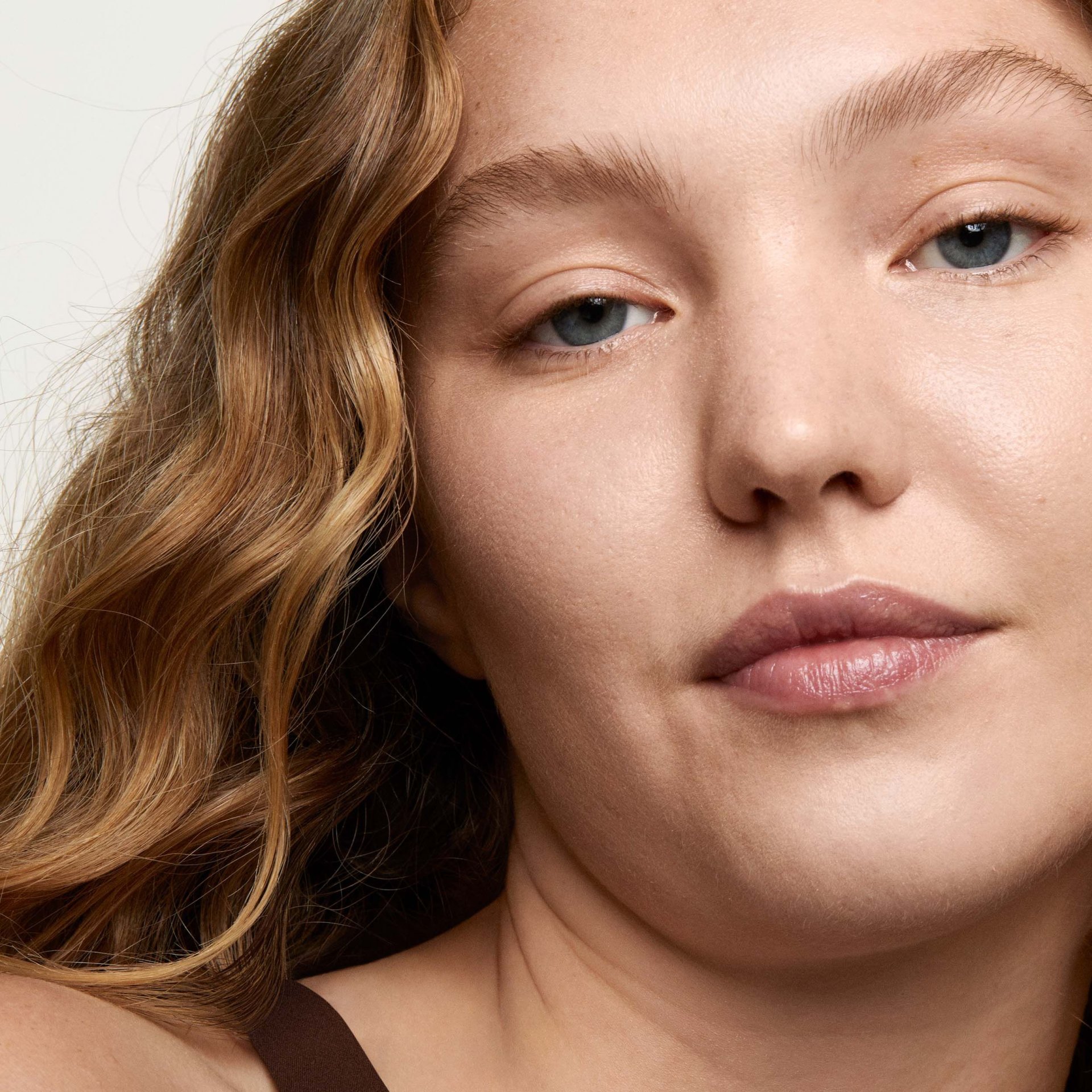 Model: Sylvie Macdonald 
Usage: 2 years usage onsite and on social (organic) 
DO NOT USE FOR PAID SOCIAL
Shot 1st September 2021
Expires 1st September 2023