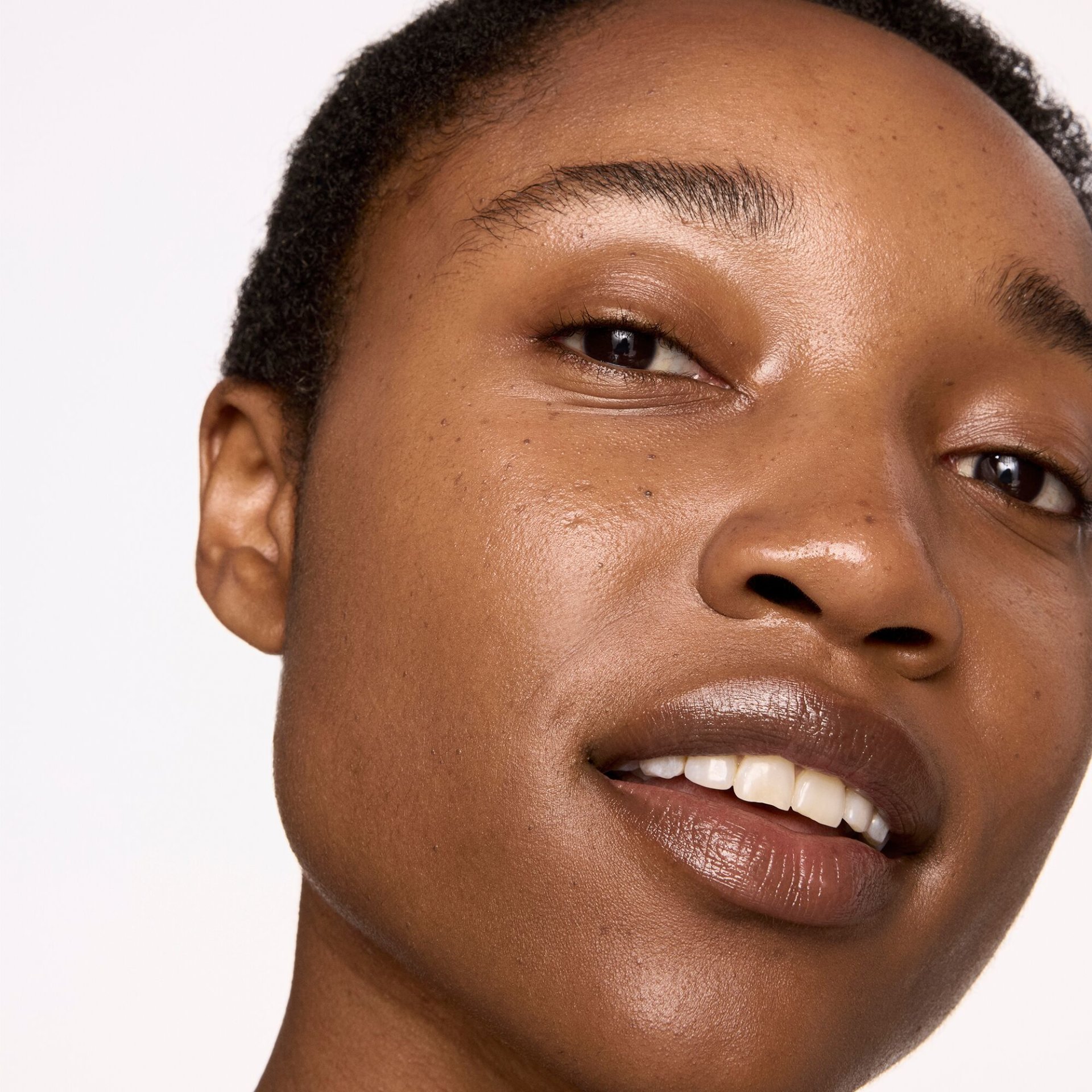 Model: Kiki Ransom
Agency: IMM Agency
Usage: 2 years usage - all web usage (brand and third party. incl digital ads), social and email (brand and third party)
Shoot date: 24.04.2024
Expiry date: 24.04.2026
Photographer: Lucy Kinnen