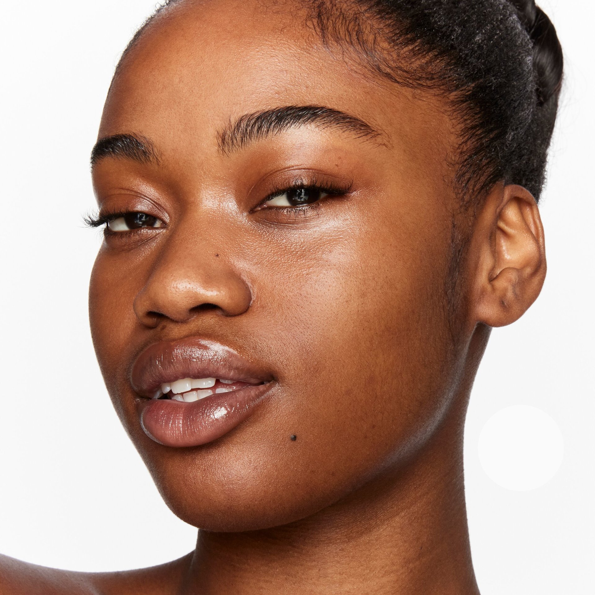 Model: Athena
Agency: MOT
Usage: 2 years usage - all web usage (brand and third party. incl digital ads), social and email (brand and third party)
Shoot date: 23.08.2023
Expiry date: 23.08.2025
Photographer: Lucy Kinnen