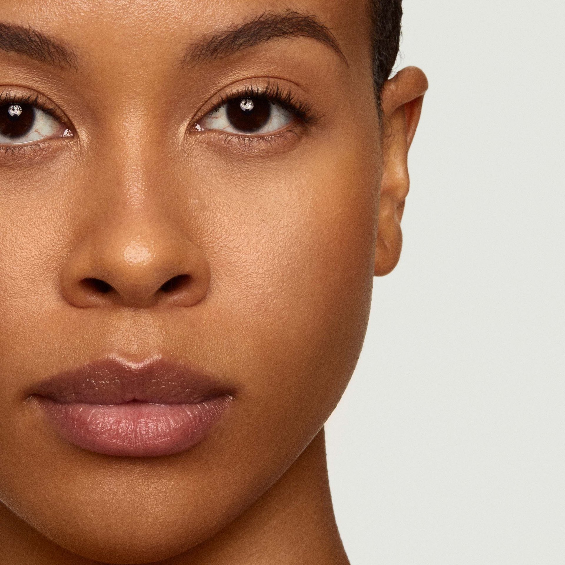 Model: Ivy PauloIvy
Usage: 3 years, website and social channels 
Shot: 1st September 2021
Expires: 1st September 2024