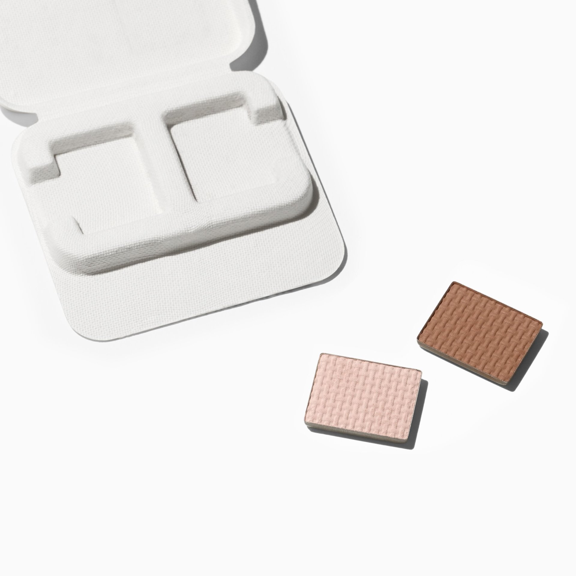 Eye Shadow Refill
Duo Refill Set in 001 - WHOLE MILK & CHOC-AU-LAIT