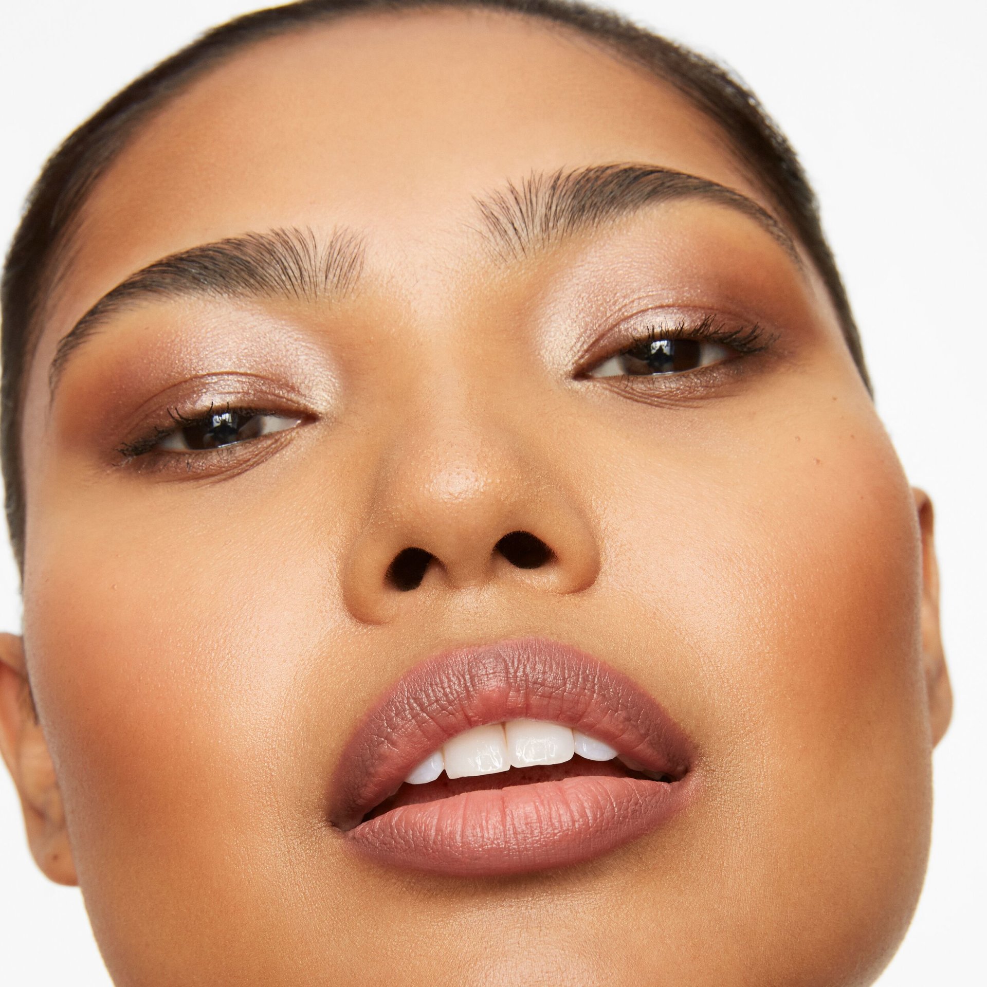 Model: Kaffya Zaman
Agency: MMG Models
Usage: 2 years usage on social channels, website and email 
Shoot date: 07.12.22 
Expiry date: 07.12.24
Photographer: Lucy Kinnen