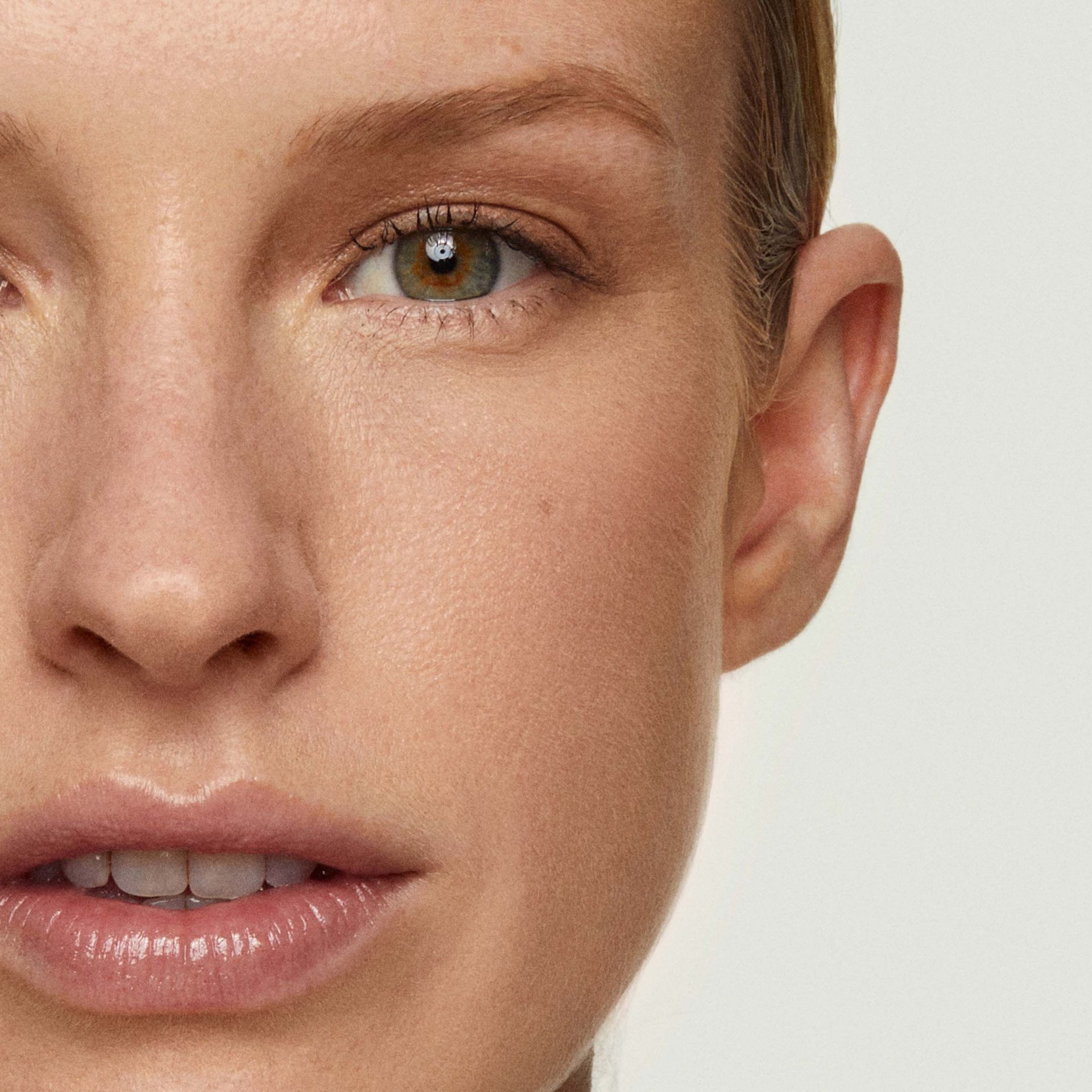 Model: Alice Cornish
Usage: 3 years, website and social only
Shot 2nd September 2021
Usage expires 2nd September 2024