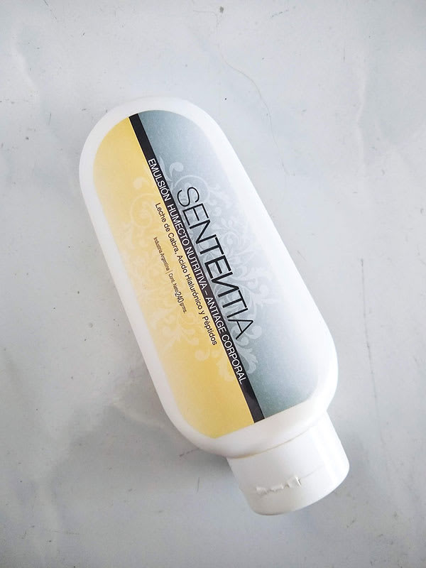 Emulsión humecto-nutritiva anti age de Sententia