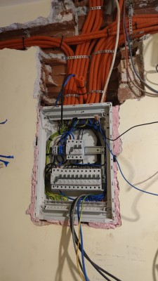 Fotografije - Elektroradovi usluga - Postavljanje Novih Elektroinstalacija