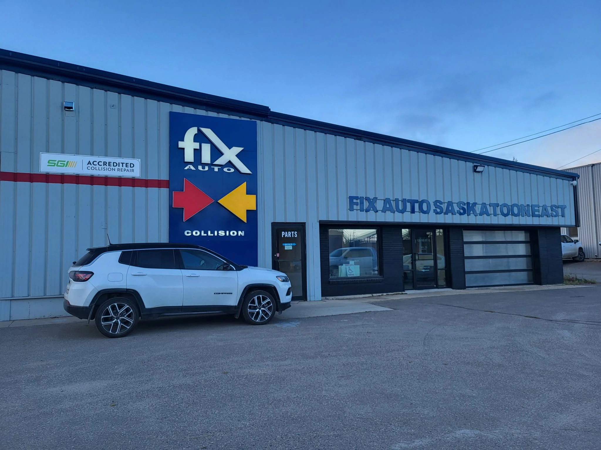 FIX AUTO SASKATOON EAST logo — body & paint in Saskatoon, Saskatchewan