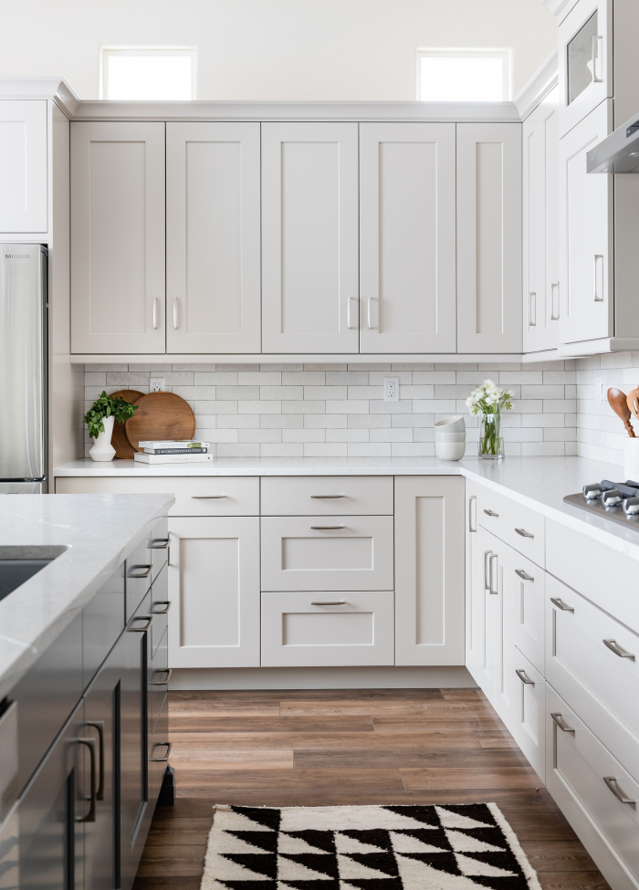 Cloe 2.5"x8" ceramic tile in White; Designer: Precision Cabinetry Design; Photographer: Stephanie Russo